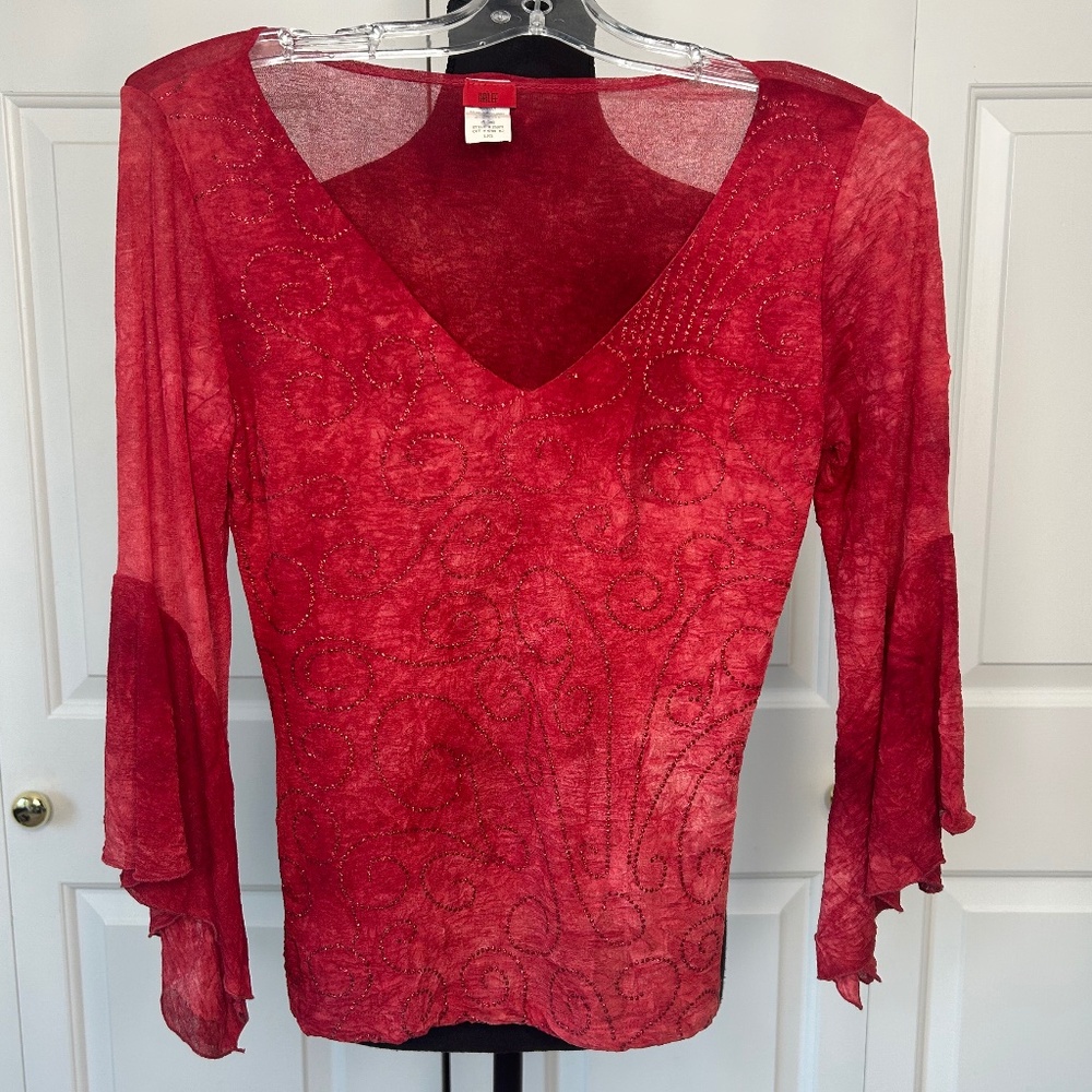 Hailee Red Shirt with Glitter Swirls, V Neck and 3/4 Sleeves Size L - Picture 4 of 12